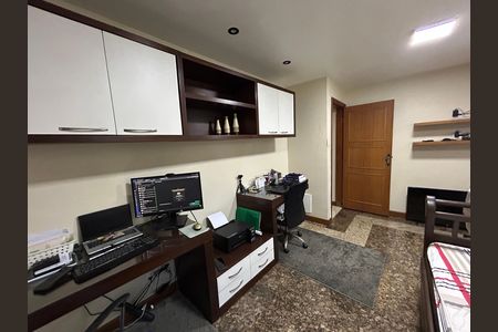 Casa à venda com 473m², 5 quartos e 3 vagasEscritório