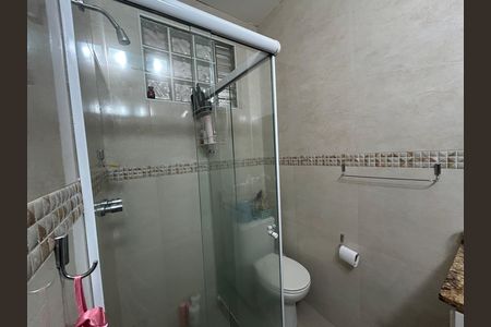 Casa à venda com 473m², 5 quartos e 3 vagasBanheiro da Suíte 2