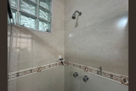 Casa à venda com 473m², 5 quartos e 3 vagasBanheiro da Suíte 1