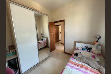 Casa à venda com 473m², 5 quartos e 3 vagasQuarto 