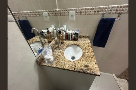 Casa à venda com 473m², 5 quartos e 3 vagasBanheiro da Suíte 2