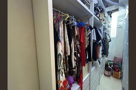 Casa à venda com 473m², 5 quartos e 3 vagasCloset da suíte 1