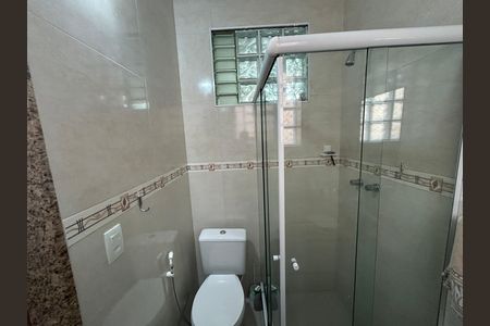 Casa à venda com 473m², 5 quartos e 3 vagasBanheiro da Suíte 1