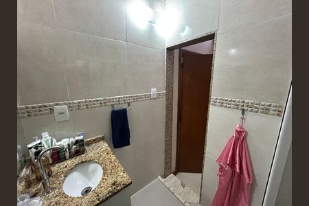 Casa à venda com 473m², 5 quartos e 3 vagasBanheiro da Suíte 2