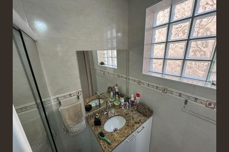 Casa à venda com 473m², 5 quartos e 3 vagasBanheiro da Suíte 1