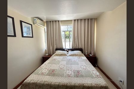 Casa à venda com 473m², 5 quartos e 3 vagasSuíte 1