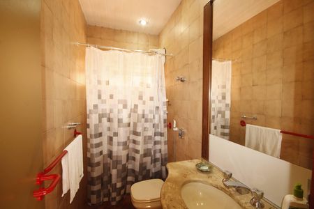 Casa à venda com 267m², 4 quartos e 3 vagasbanheiro 1