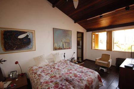 Casa à venda com 267m², 4 quartos e 3 vagasquarto 4