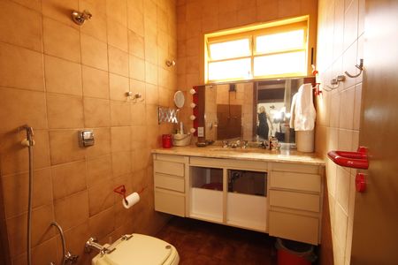 Casa à venda com 267m², 4 quartos e 3 vagasbanheiro 2