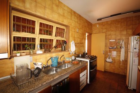 Casa à venda com 267m², 4 quartos e 3 vagascozinha