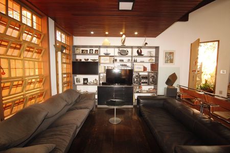 Casa à venda com 267m², 4 quartos e 3 vagassala