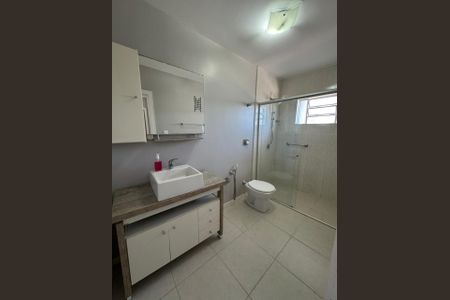 Casa para alugar com 220m², 3 quartos e 2 vagas Casa para alugar com 220m², 3 quartos e 2 vagasBanheiro 3