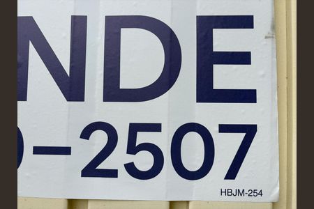 Casa à venda com 110m², 4 quartos e 1 vagaPlaca instalada