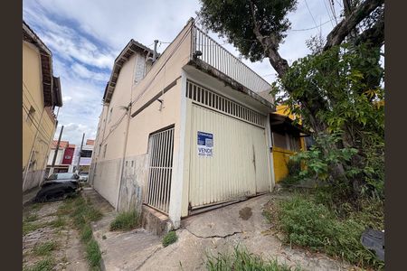Casa à venda com 110m², 4 quartos e 1 vagaFachada