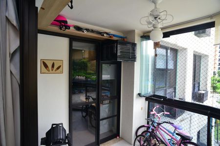 Apartamento à venda com 126m², 3 quartos e 2 vagasVaranda
