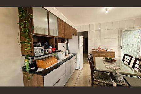 Casa à venda com 250m², 2 quartos e 10 vagas