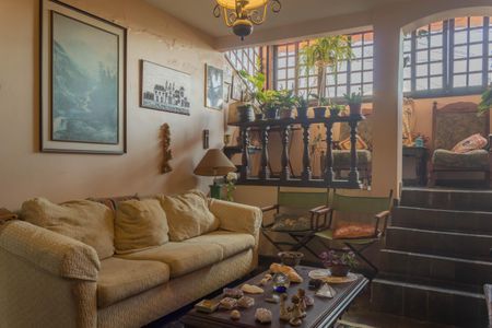 Casa à venda com 196m², 4 quartos e 2 vagasSala