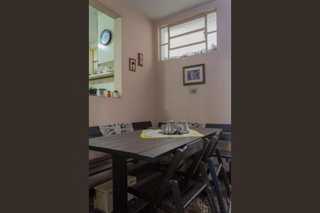 Casa à venda com 196m², 4 quartos e 2 vagasCopa