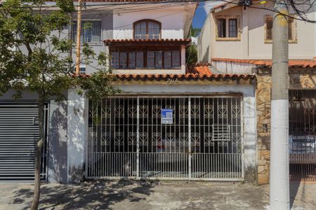Casa à venda com 196m², 4 quartos e 2 vagasFachada