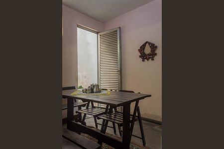 Casa à venda com 196m², 4 quartos e 2 vagasCopa