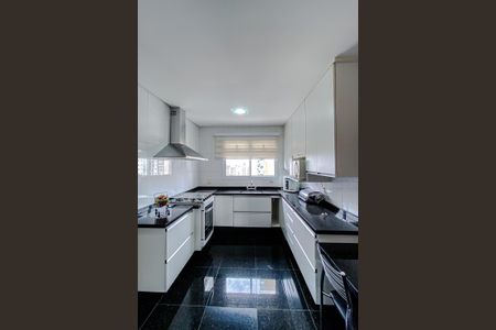 Apartamento para alugar com 132m², 3 quartos e 3 vagasCozinha