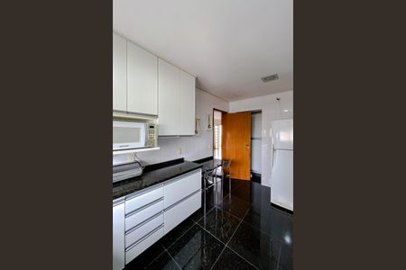 Apartamento para alugar com 132m², 3 quartos e 3 vagasCozinha