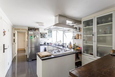 Apartamento à venda com 150m², 3 quartos e 2 vagasCozinha