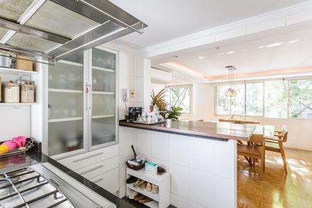 Apartamento à venda com 150m², 3 quartos e 2 vagasCozinha