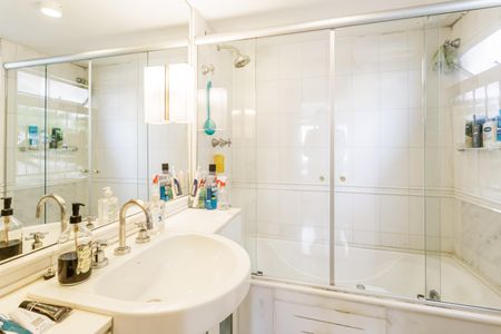 Apartamento à venda com 150m², 3 quartos e 2 vagasBanheiro da Suíte