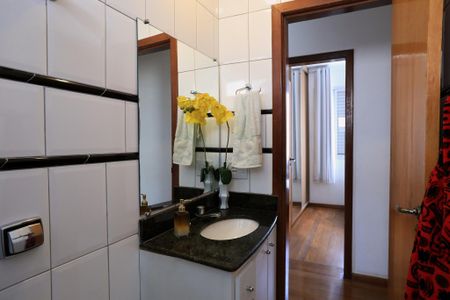 Apartamento à venda com 174m², 4 quartos e 2 vagasBanheiro