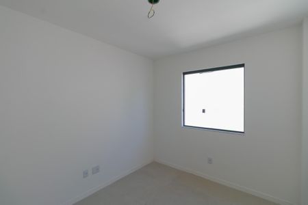 Casa à venda com 80m², 2 quartos e 2 vagas