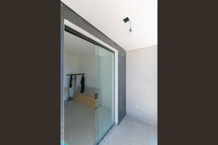 Casa à venda com 80m², 2 quartos e 2 vagas