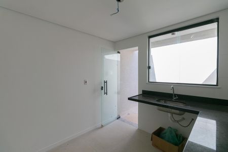 Casa à venda com 80m², 2 quartos e 2 vagas