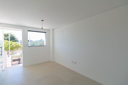Casa à venda com 80m², 2 quartos e 2 vagas