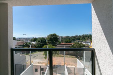 Casa à venda com 80m², 2 quartos e 2 vagas
