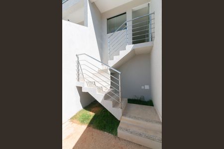 Casa à venda com 80m², 2 quartos e 2 vagas