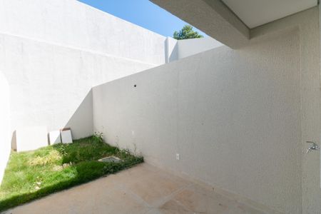 Casa à venda com 80m², 2 quartos e 2 vagas