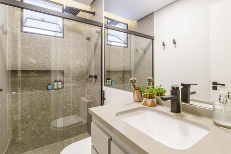 Apartamento à venda com 85m², 2 quartos e 1 vaga Apartamento à venda com 85m², 2 quartos e 1 vagaBanheiro Social