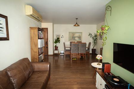 Apartamento à venda com 105m², 2 quartos e 2 vagasSala