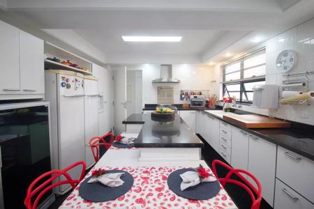 Apartamento à venda com 244m², 6 quartos e 3 vagas