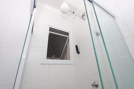 Banheiro de kitnet/studio para alugar com 1 quarto, 26m² em Quinta da Paineira, São Paulo