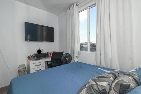 Quarto de apartamento à venda com 2 quartos, 47m² em Mário Quintana, Porto Alegre