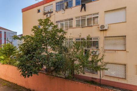 Quarto de kitnet/studio para alugar com 1 quarto, 27m² em Jardim Dona Leopoldina, Porto Alegre