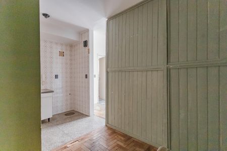 Sala de kitnet/studio para alugar com 1 quarto, 27m² em Jardim Dona Leopoldina, Porto Alegre