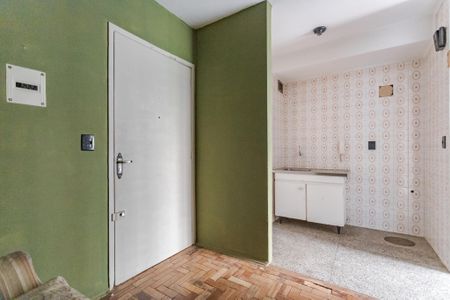 Sala de kitnet/studio para alugar com 1 quarto, 27m² em Jardim Dona Leopoldina, Porto Alegre