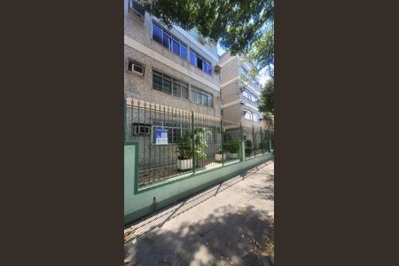 Apartamento para alugar com 70m², 2 quartos e 1 vaga Apartamento para alugar com 70m², 2 quartos e 1 vagaFachada