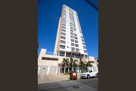 Apartamento para alugar com 71m², 2 quartos e 1 vaga Apartamento para alugar com 71m², 2 quartos e 1 vagaFachada