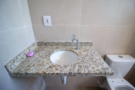 Apartamento para alugar com 71m², 2 quartos e 1 vaga Apartamento para alugar com 71m², 2 quartos e 1 vagaBanheiro da Suíte