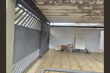 Casa à venda com 210m², 5 quartos e 5 vagas Casa à venda com 210m², 5 quartos e 5 vagasÁrea externa