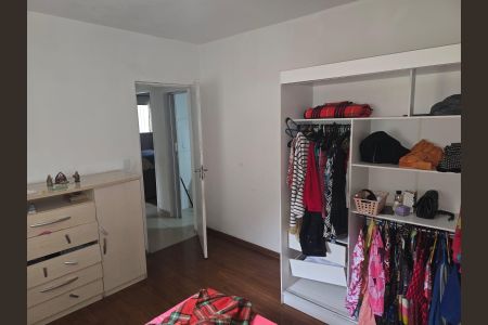 Casa à venda com 210m², 5 quartos e 5 vagas Casa à venda com 210m², 5 quartos e 5 vagasQuarto